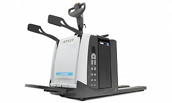 Перевозчик паллет с платформой для оператора